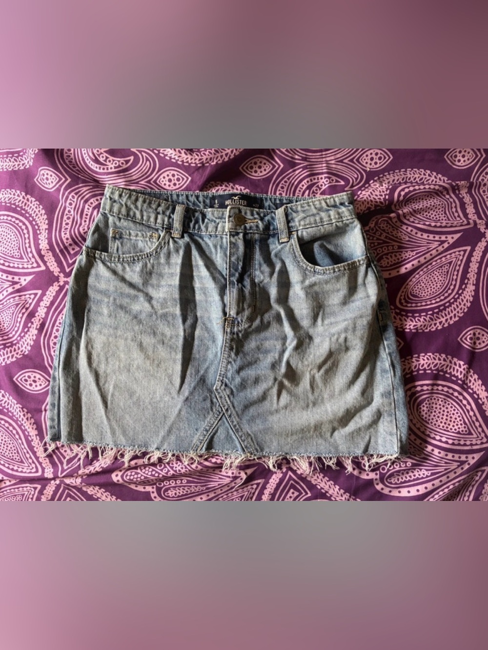 Hollister Light Wash Denim High Rise Mini Skirt with Frayed Hem size 5